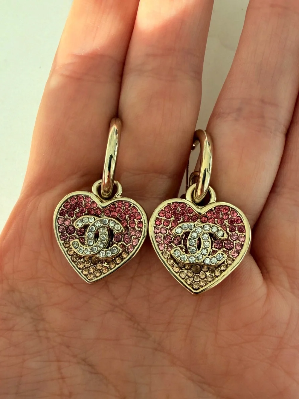 💗CHANEL Heart Hoop Earrings with Pink Crystal CC Motif🤍